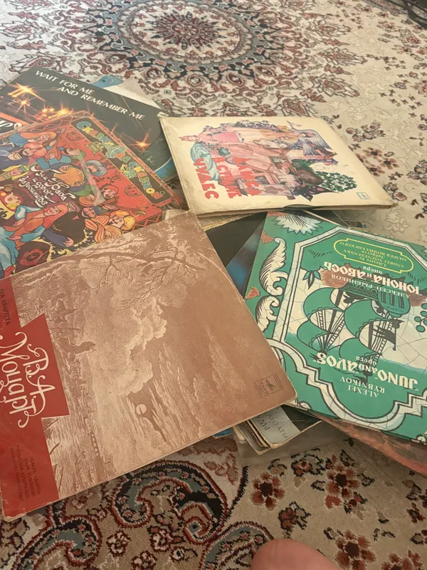 40ta har hil vinillar hammasini narxi 600ming — фото 1