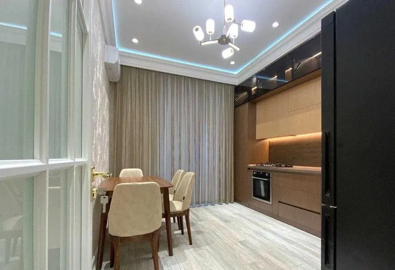 Darxon 3 xona • 110 m² • 3/7 qavat 6 Darxon 3 xona • 110 m² • 3/7 qavat 6