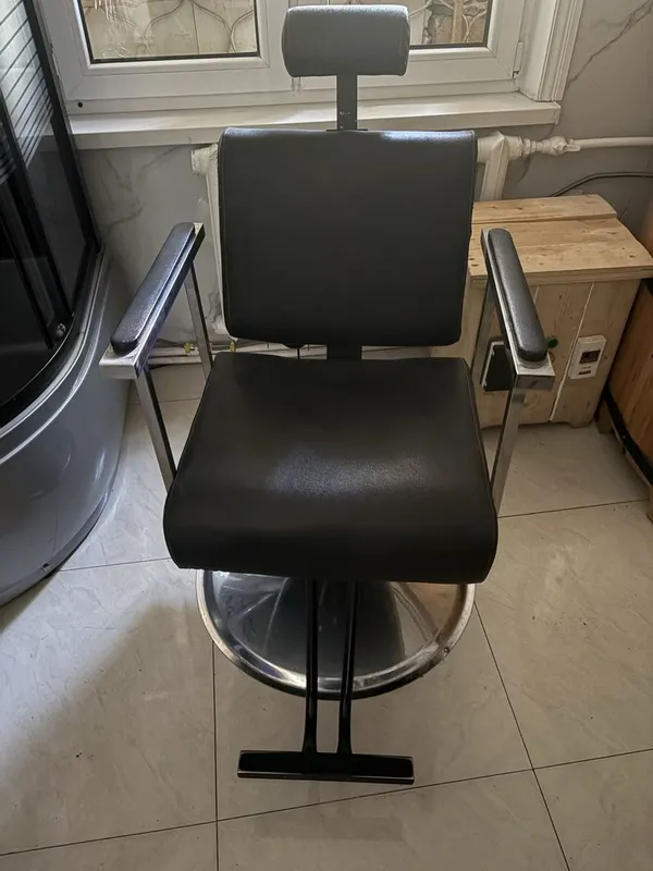 Kreslo salonniki sotiladi 3 Kreslo salonniki sotiladi 3