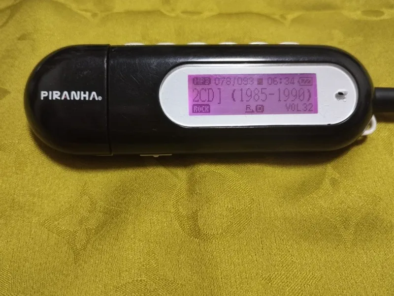 Assalom alekum Mp3 Sotiladi 4gb Diktafon Xam Bor — фото 4