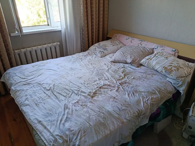 продам гарнитур кровать и шкаф большой 1 продам гарнитур кровать и шкаф большой 1