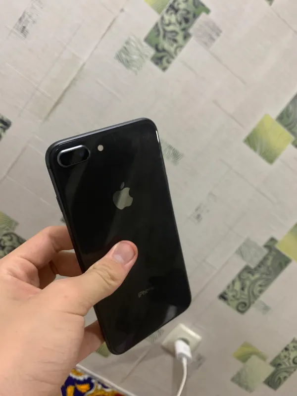 iPhone 8 Plus 64 GB CH/A — фото 2