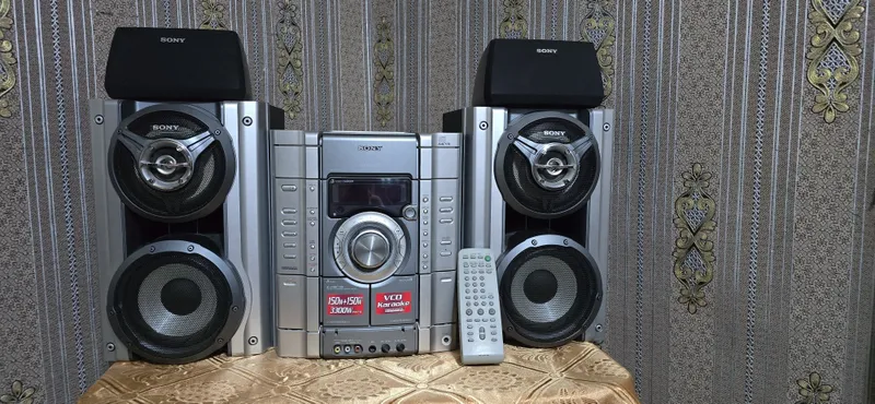 Продам музыкальный центр Sony оригинал