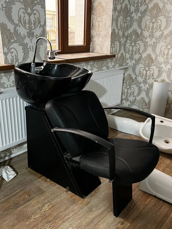 Salon va barbershoplarda ishlatiladigan moyka