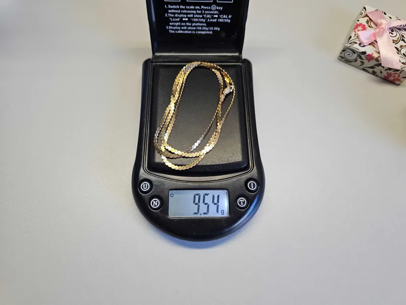 Sotiladi: chiroyli zanjir (Midas), 9,52 g oltin, 585 probali 3 Sotiladi: chiroyli zanjir (Midas), 9,52 g oltin, 585 probali 3