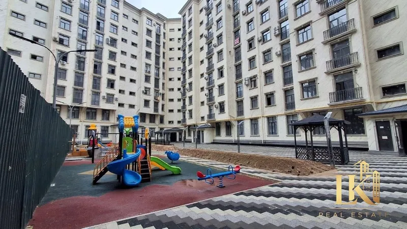 Продаётся просторная 4-комнатная квартира в новом комплексе Чинабад с закрытым двором