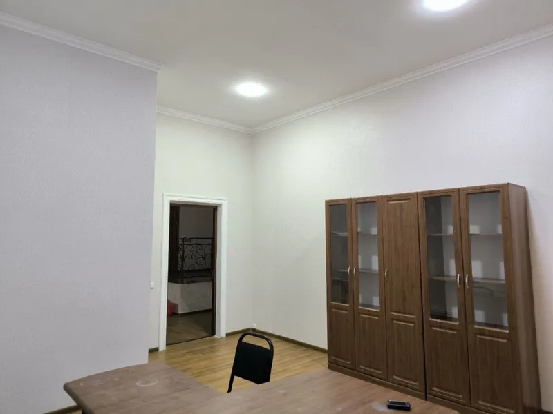 Аренда под Офис С Мебелью! 20кв м! Улица Арнасай( Пионерский) 316у.е — фото 2