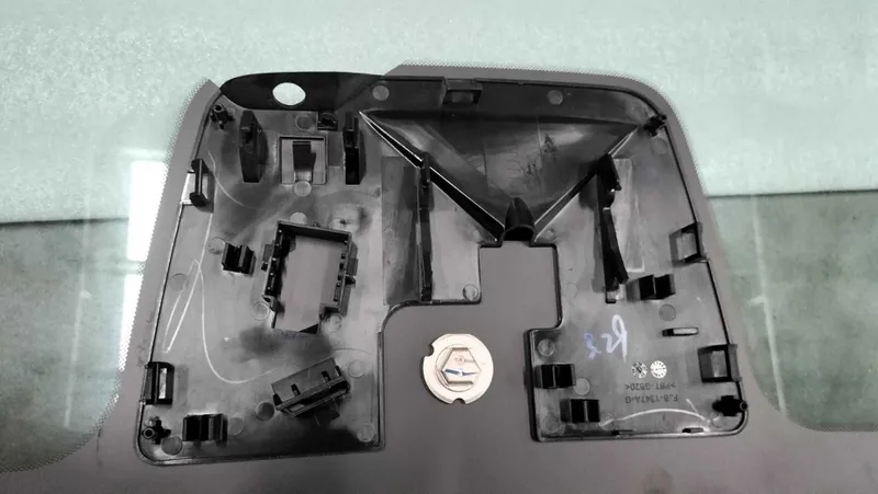 BYD Yuan Plus Лобовое стекло в сборе — фото 3