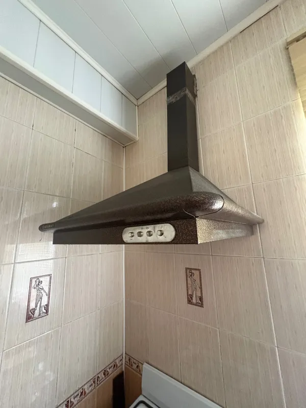 газплита, вытяжка, мойка б/у состояние хорошее 2