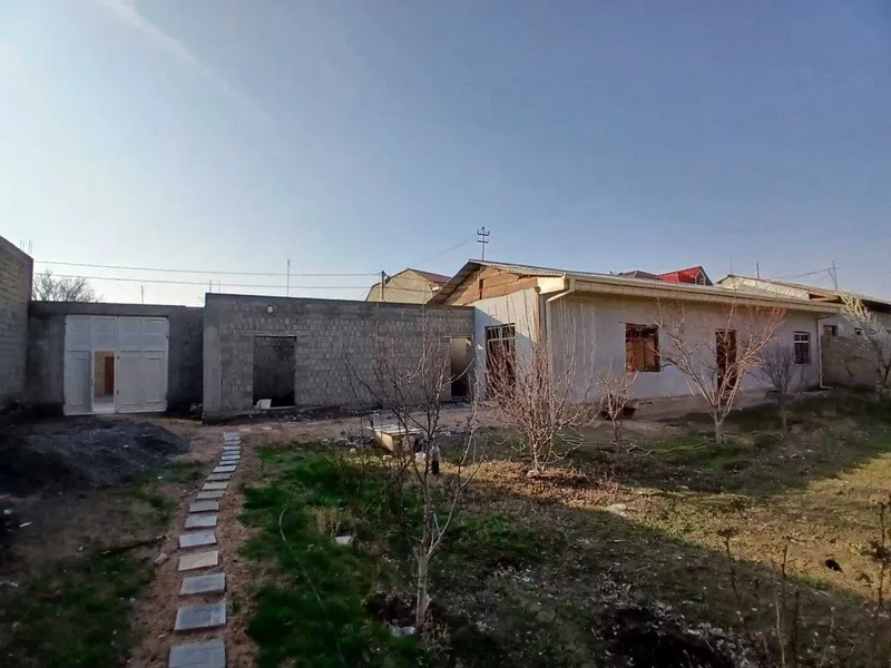 Ҳовли сотилади (кадастр хужжатлари мавжуд)