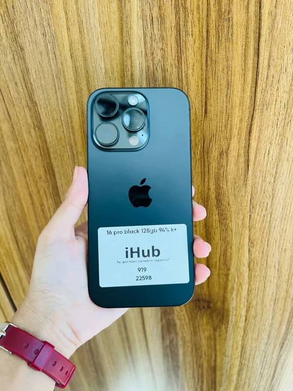 iPhone 16 Pro iPhone 16 Pro