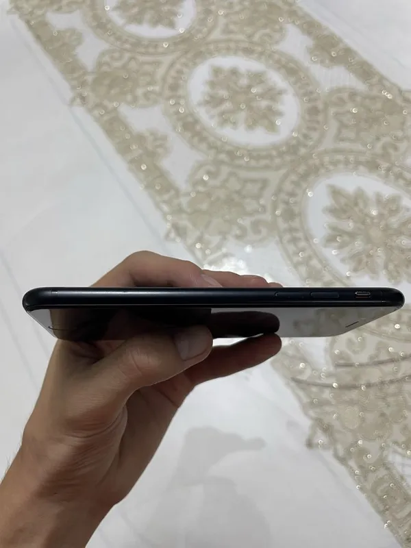 Iphone SE2020 (б/у) — фото 2