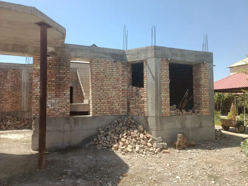 Guliston shahari Barahayot ko'chasi Boy mahallda 7 xonali 2 qavat 4 Guliston shahari Barahayot ko'chasi Boy mahallda 7 xonali 2 qavat 4