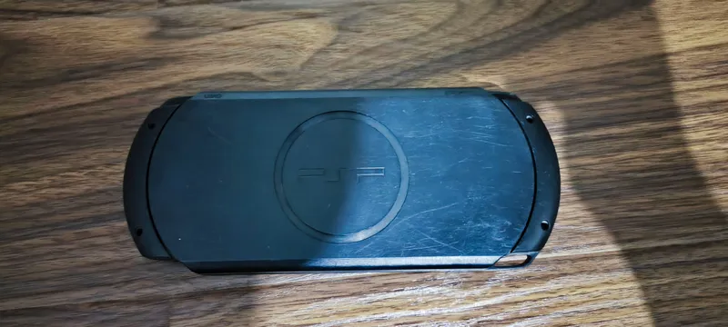Psp street (E1008), holati yaxshi, 10 dan ortiq o‘yin bor 5 Psp street (E1008), holati yaxshi, 10 dan ortiq o‘yin bor 5