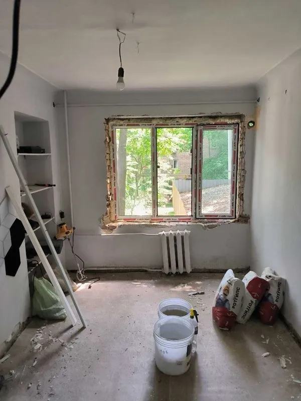 Buyuk Ipak Yoli metrosida ijara uchun noturar 1 xona 8 m2 bor