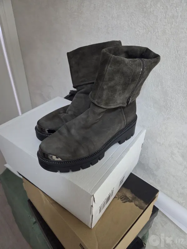 Продам зимние женские сапоги размер-36. 3 Продам зимние женские сапоги размер-36. 3