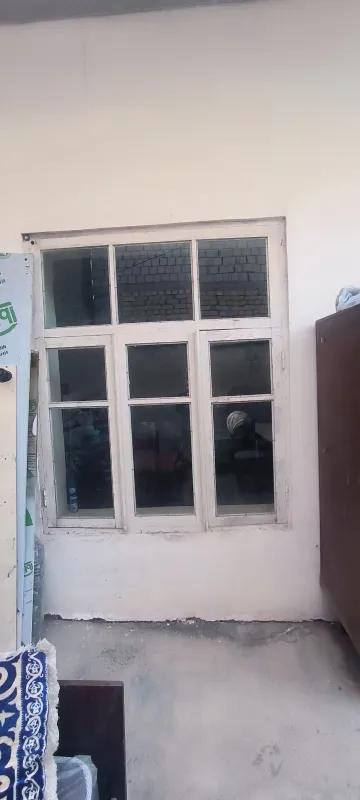 1.5 sotik 3 ta hona homom tuvaleti bor mebl bor