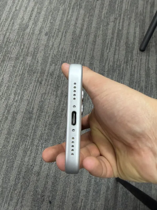 iPhone 17 pro silver sotiladi 3 iPhone 17 pro silver sotiladi 3