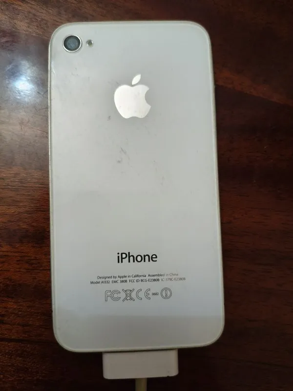 Iphone 4 б/у без коробки 2 Iphone 4 б/у без коробки 2