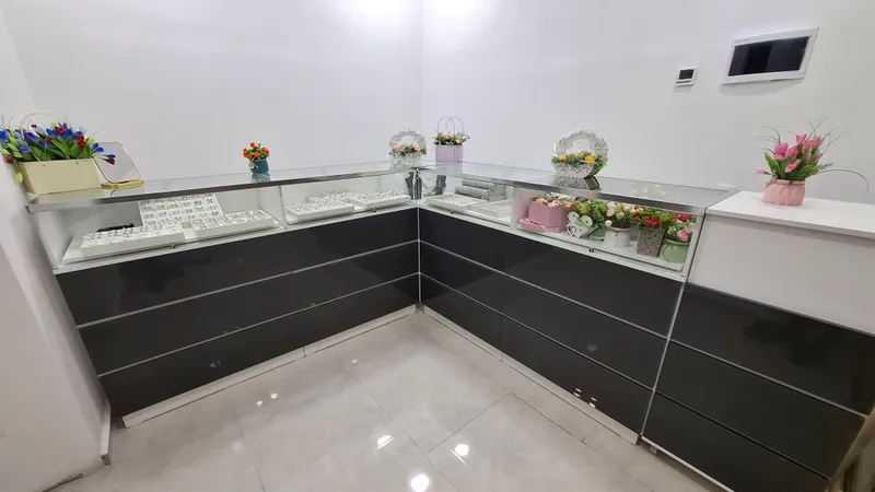 Vitrina sotiladi taqinchoq istalgan tavar uchun — фото 3