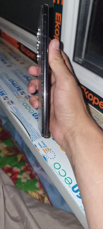 Galaxy s22 ultra с кастомной крышкой 5