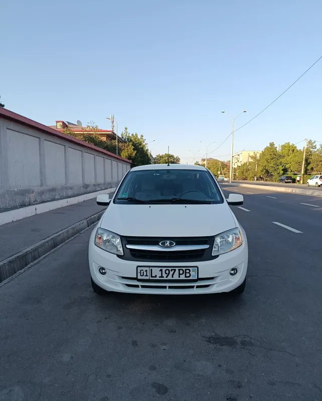LADA GRANTA 1.6 в отличном состояние 2