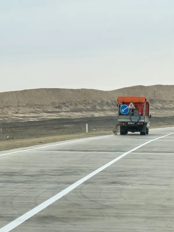 Дорожная разметка автодорог трассы и другие объекты — фото 2
