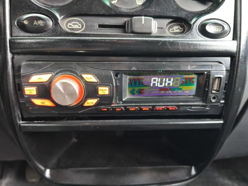 Магнитофон сотилади. USB, AUX, Bluetooth,FM — фото 1