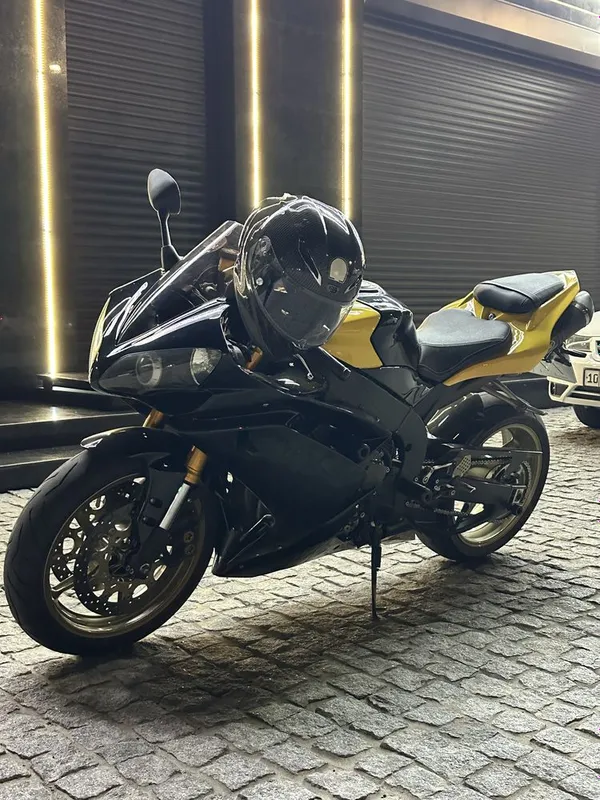 YAMAHA R1 2007yil karbon detala bor — фото 3