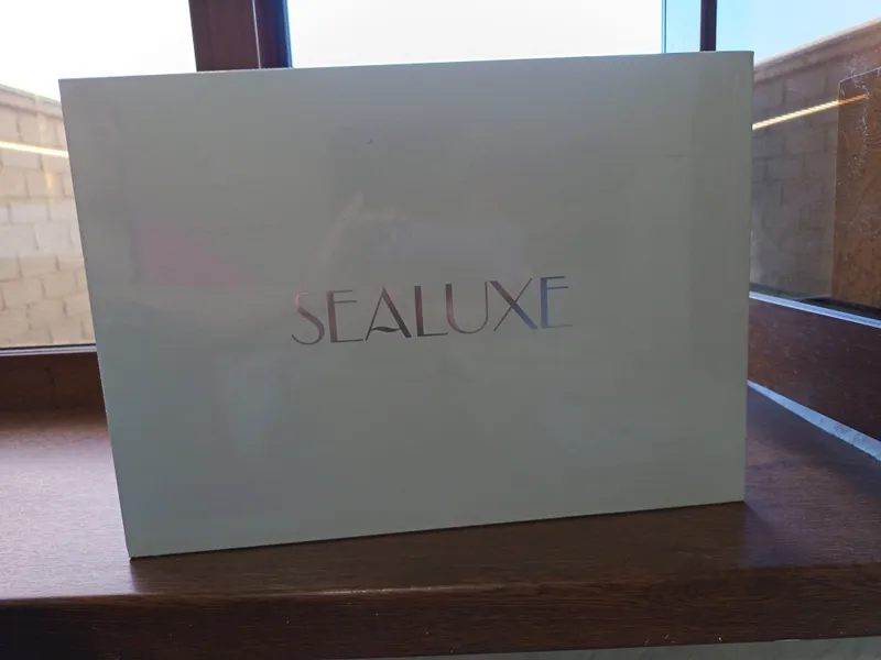 SEALUXE 1