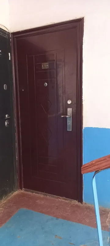 Nukus 22 mkda 3 etaj 2 xanali kvartiraga beriledi areston kondyori bar
