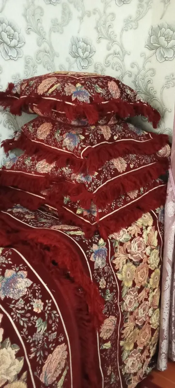 Kòrpacha yostiq nabori sotiladi Xolati yengi kashta bilan tikilgan 1 Kòrpacha yostiq nabori sotiladi Xolati yengi kashta bilan tikilgan 1