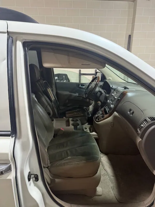 Kia Carnival 2006 va 2007 yil 2 ta bor srochno 5 Kia Carnival 2006 va 2007 yil 2 ta bor srochno 5