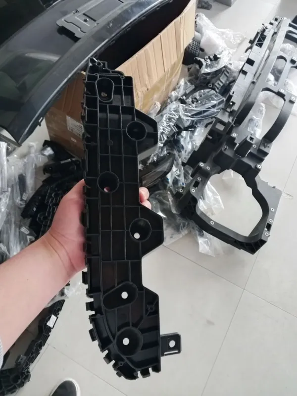 Кронштейн крепления заднего бампера Lixiang L7 2