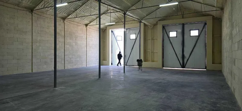 Toza ombor yoki sex ijarasi. Balandligi 4,4 m. Yangiyo‘l shahri, 600 m² 3 Toza ombor yoki sex ijarasi. Balandligi 4,4 m. Yangiyo‘l shahri, 600 m² 3