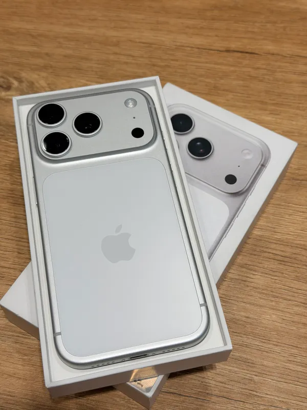 Yangi iPhone 17 pro silver