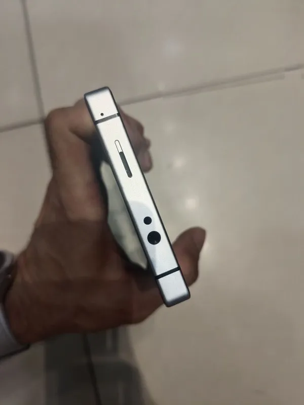 Blackberry KEYONE с памятью 32GB, Perfectum, RUIM-карта 4 Blackberry KEYONE с памятью 32GB, Perfectum, RUIM-карта 4