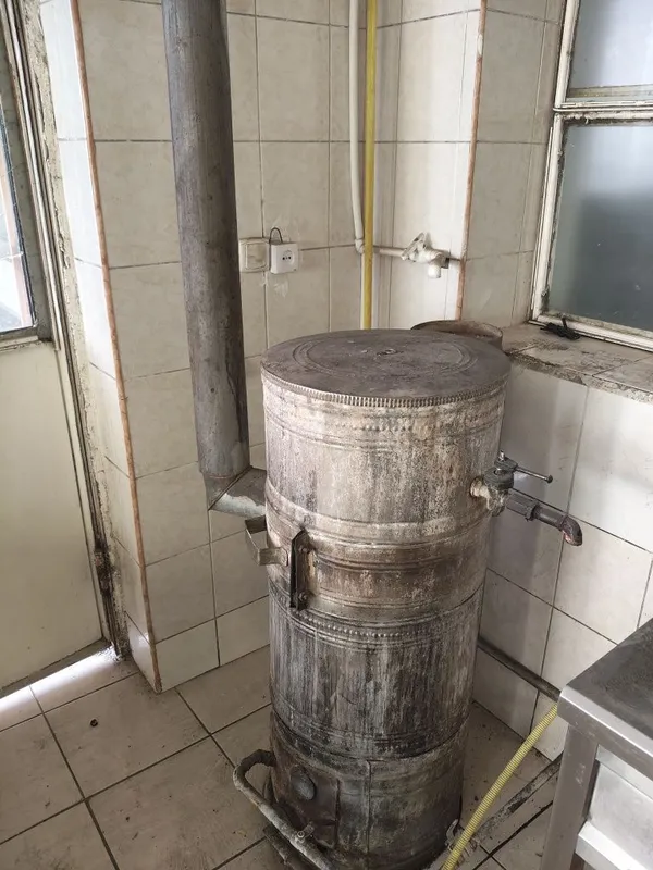 Samovar sotiladi srochna Samovar sotiladi srochna