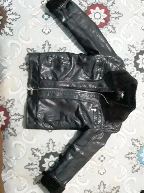 Дешёвая кофта, состояние хорошее, цена 250 тысяч сум Дешёвая кофта, состояние хорошее, цена 250 тысяч сум