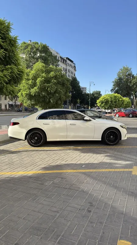 Mercedes-Benz E200 W214 8 Mercedes-Benz E200 W214 8