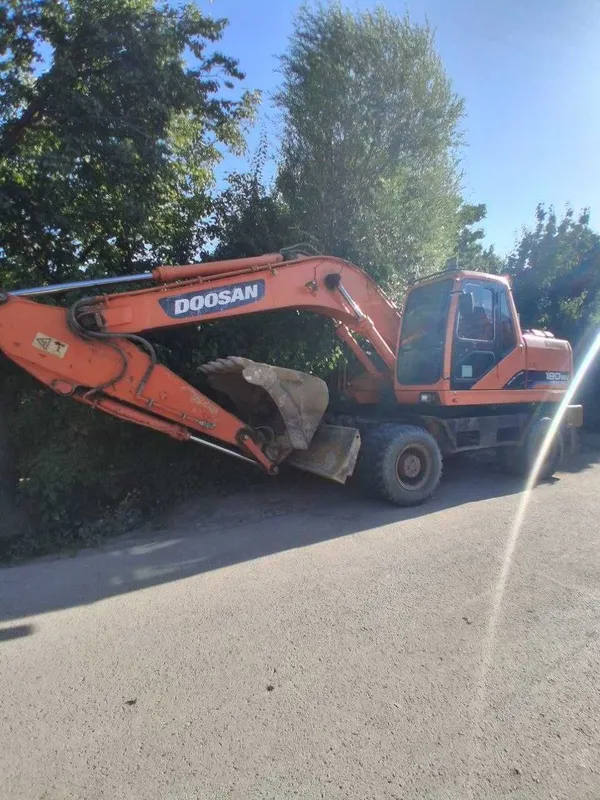 Экскаватор DOOSAN 180WV 2 Экскаватор DOOSAN 180WV 2