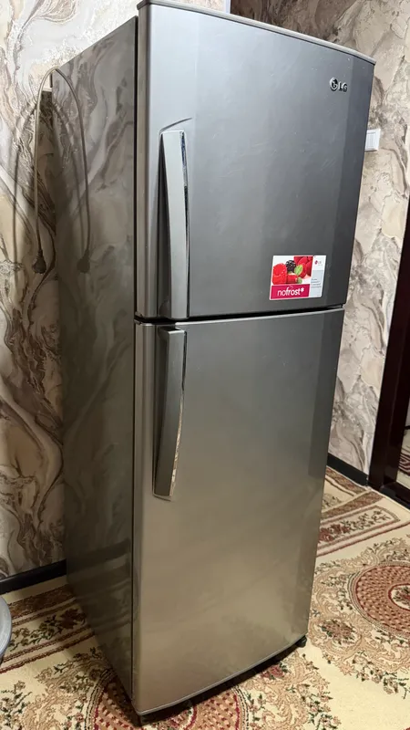 Холодильник LG 1