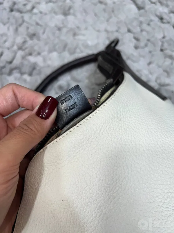 Tabiiy charmdan Gucci Hobo sumkasi 4 Tabiiy charmdan Gucci Hobo sumkasi 4
