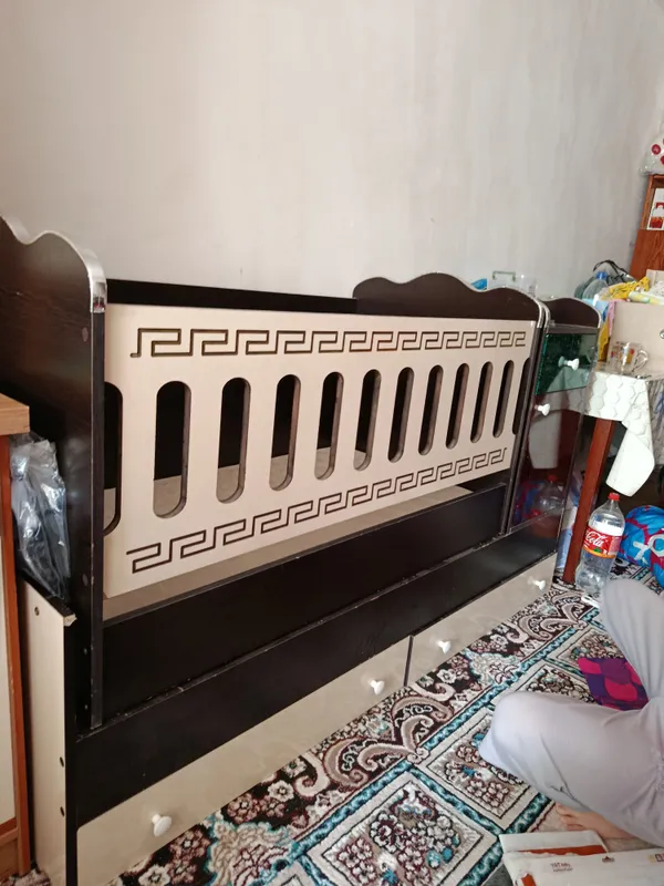 продаю кровать детскую нужны деньги 3