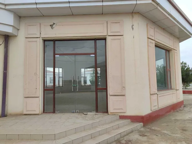 Истироҳат боғи худудида жойлашган кафе, фаст фут биноси — фото 4