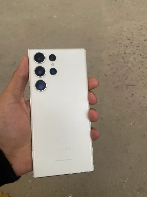 Samsung Galaxy S23 Ultra 2
