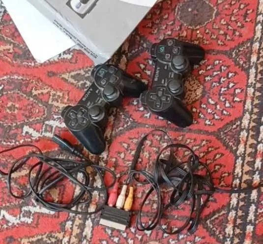 Игровая приставка Sony PlayStation 2 Slim (SCPH-90004) + комплект 4 Игровая приставка Sony PlayStation 2 Slim (SCPH-90004) + комплект 4