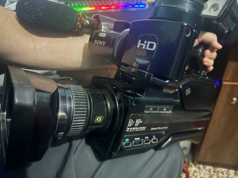 SONY 1500 HD xolati yaxshi