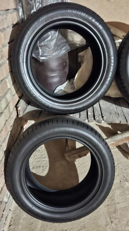 Tracker 2 ga 4ta GoodYear baloni sotiladi Tracker 2 ga 4ta GoodYear baloni sotiladi