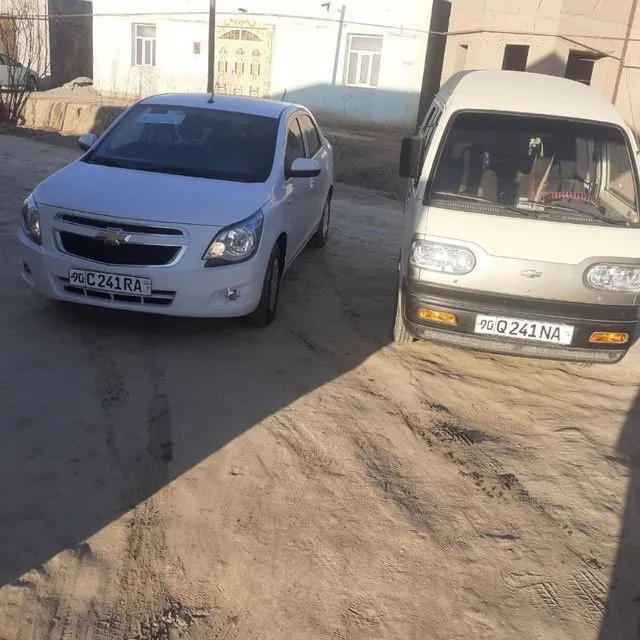Moshina holati yaxshi hamma joyi radnoy ideyalni turibdi — фото 2